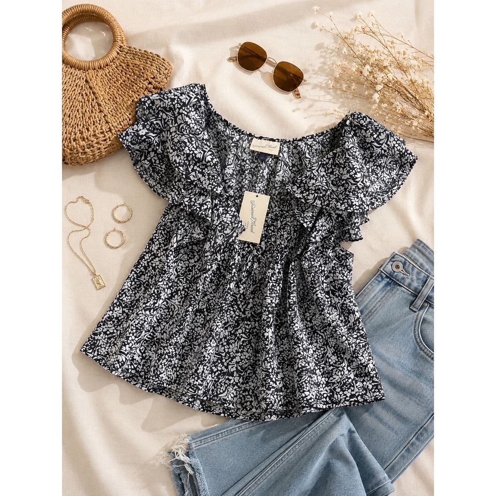 Universal Thread Black White Floral Ruffle Sleeve Smocked Top Large NWT